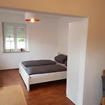 Im Springerhof شقة